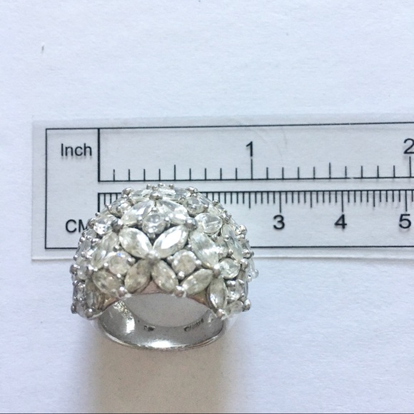 Ring ❤️❤️❤️ - Picture 5 of 8